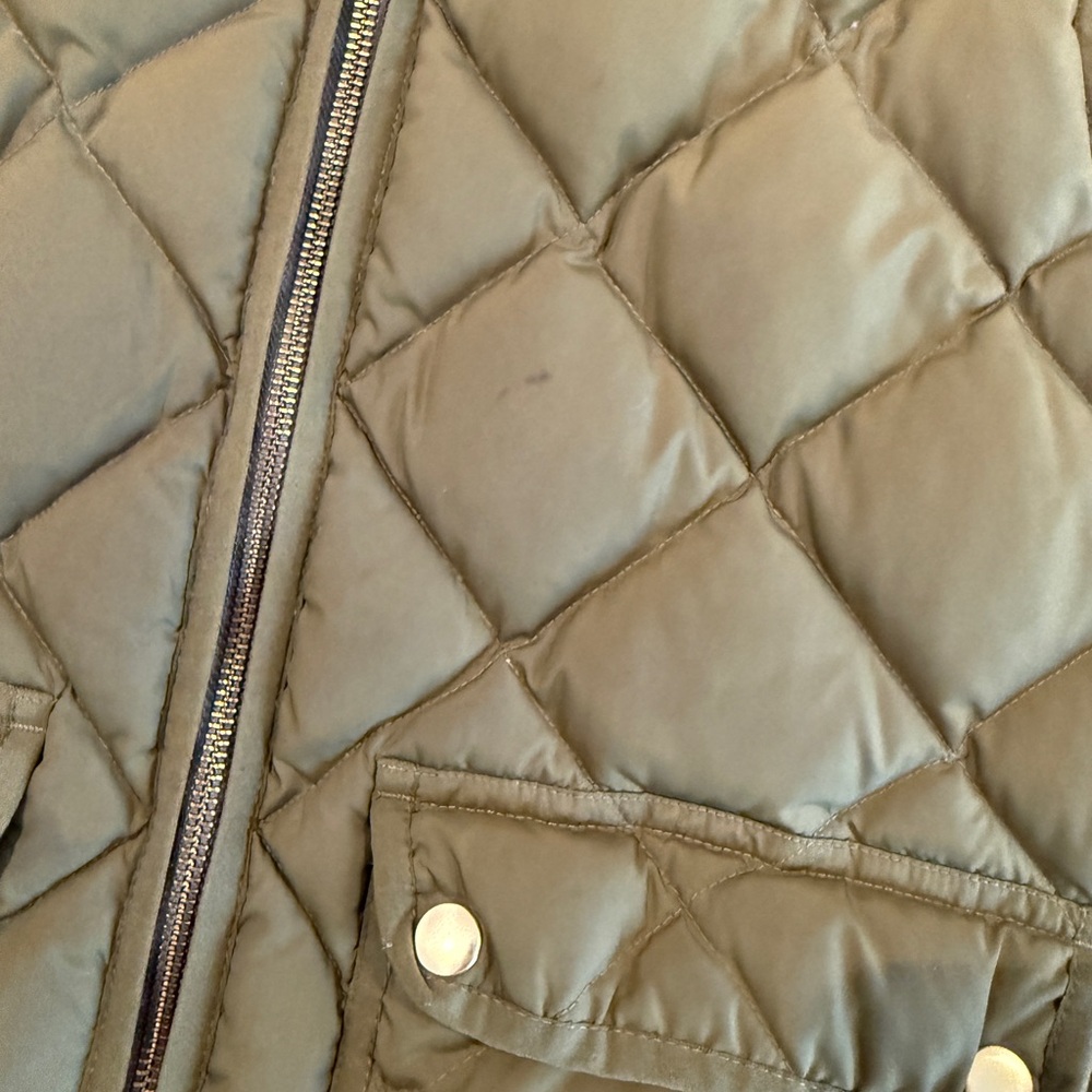 J. Crew Olive Quilted Vest - great condition - Size Large - Picture 3 of 4